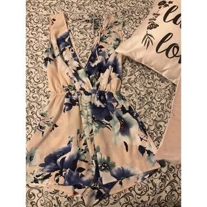 FLORAL PRINT BLUSH ROMPER 💐